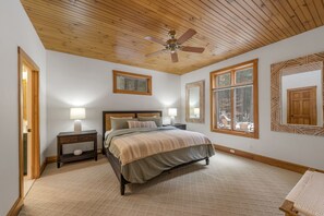 6 bedrooms, desk, iron/ironing board, travel cot