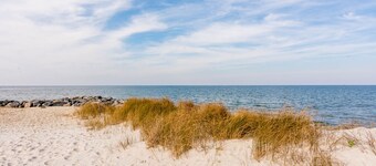 Sea Salt Cottage: Your Tranquil Getaway 3 min to beach