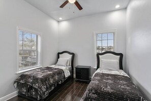 2 bedrooms, iron/ironing board, WiFi, bed sheets