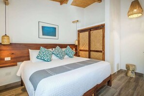 3 bedrooms, desk, iron/ironing board, WiFi