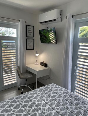 3 bedrooms, desk, iron/ironing board, travel cot