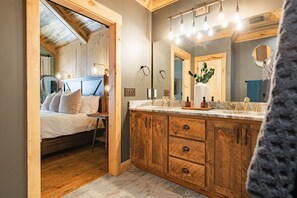 2 chambres, bureau, fer et planche à repasser, Wi-Fi gratuit