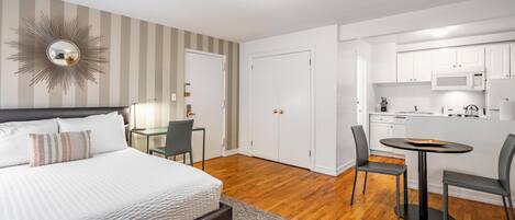 Iron/ironing board, free WiFi, bed sheets