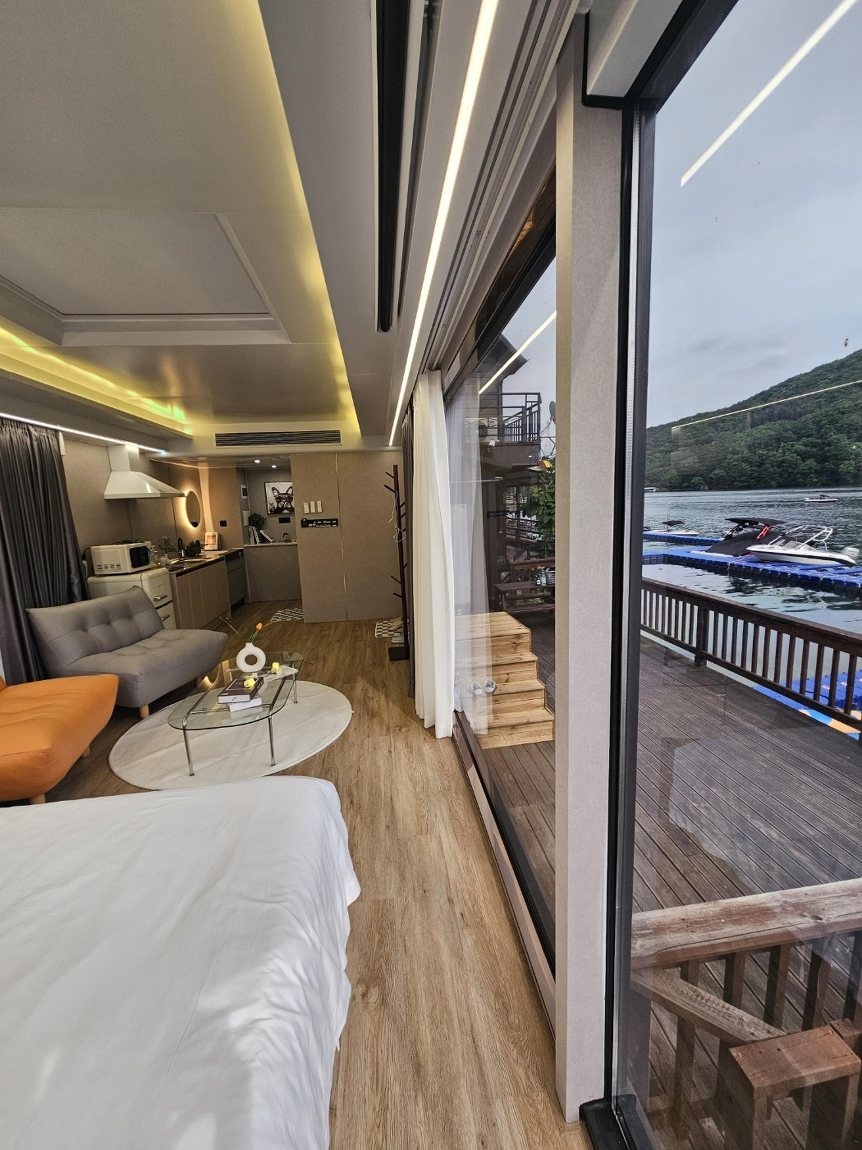 Basic Room, 1 Bedroom (Space Capsule) | 1 bedroom, free WiFi