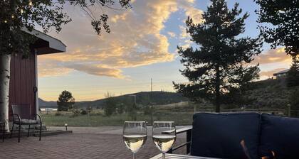 Unique 2 bedroom/2 bath cabin + 3 bedroom/1 bath guest cabin!