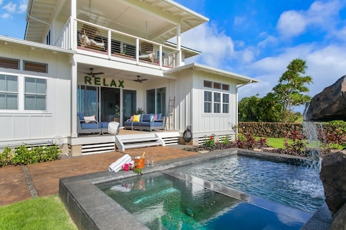 Relax Poipu Luxury Retreat -Waterfall Pool, Spa, Golf Course, Games & Beach Gear