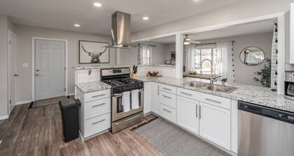 Five Star Flip- Bright & Renovated 3BR/2BA