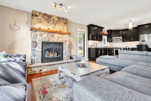 Smart TV, fireplace