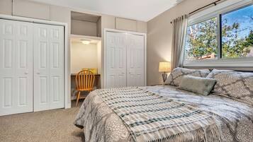 3 bedrooms, desk, WiFi