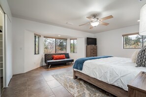 3 bedrooms, desk, iron/ironing board, travel cot