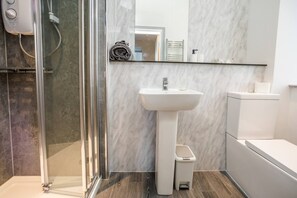 Shower, towels - Exquisite Serviced Studio with private parking (Huddersfield)