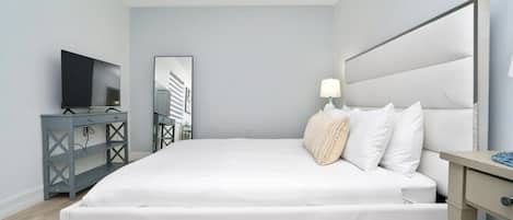 2 camere, una scrivania, ferro/asse da stiro, culla da viaggio