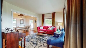 Living area - Cozy 1-bedroom home across from Flathead Lake! (Somers)