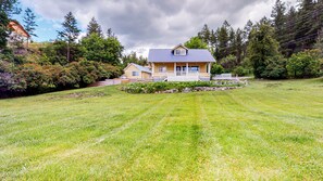 Exterior - Cozy 1-bedroom home across from Flathead Lake! (Somers)