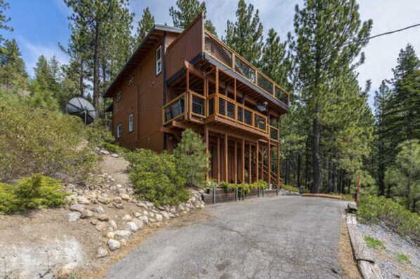 House, 4 Bedrooms | Exterior