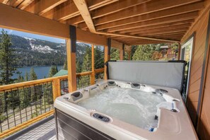 House, 4 Bedrooms | Spa - Lakin' it Easy by Tahoe Mountain Properties (Truckee)