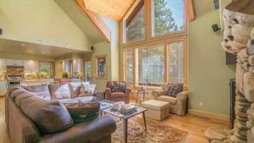 Cabin, 5 phòng ngủ | Phòng khách