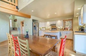 Dining - Idlewood Oasis by Tahoe Mountain Properties (Tahoe Vista)