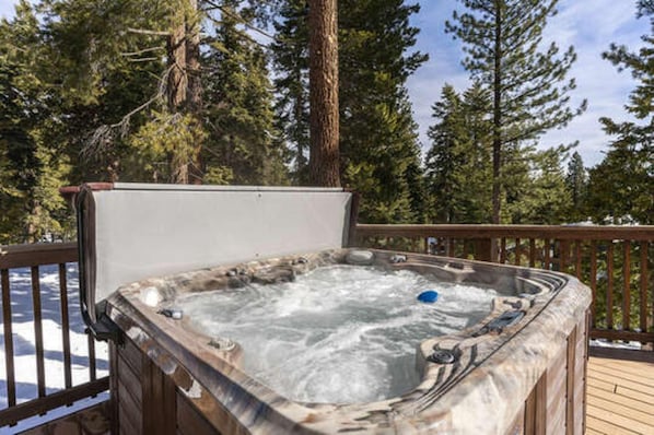Chalet, 5 Bedrooms | Spa