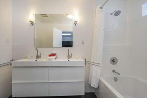 Chalet, 5 Bedrooms | Bathroom - Alpine Chalet by Tahoe Mountain Properties (Carnelian Bay)