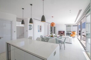 Dining - Protaras Holiday Villa Bp13 (Pernera)