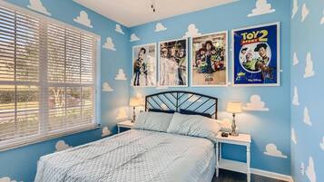 3 bedrooms, desk, iron/ironing board, travel cot