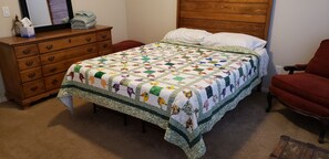 3 bedrooms, iron/ironing board, free WiFi, bed sheets - Rural Camp Verde home on acreage! Near Sedona! Explore the Verde Valley! (Camp Verde)