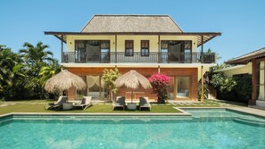 Piscina externa