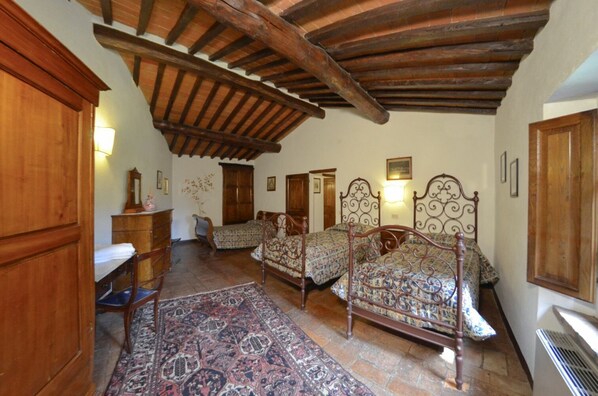 2 sovrum, resesäng och gratis wi-fi