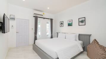 Deluxe Double Room, Garden View | Premium bedding, minibar, free WiFi, bed sheets