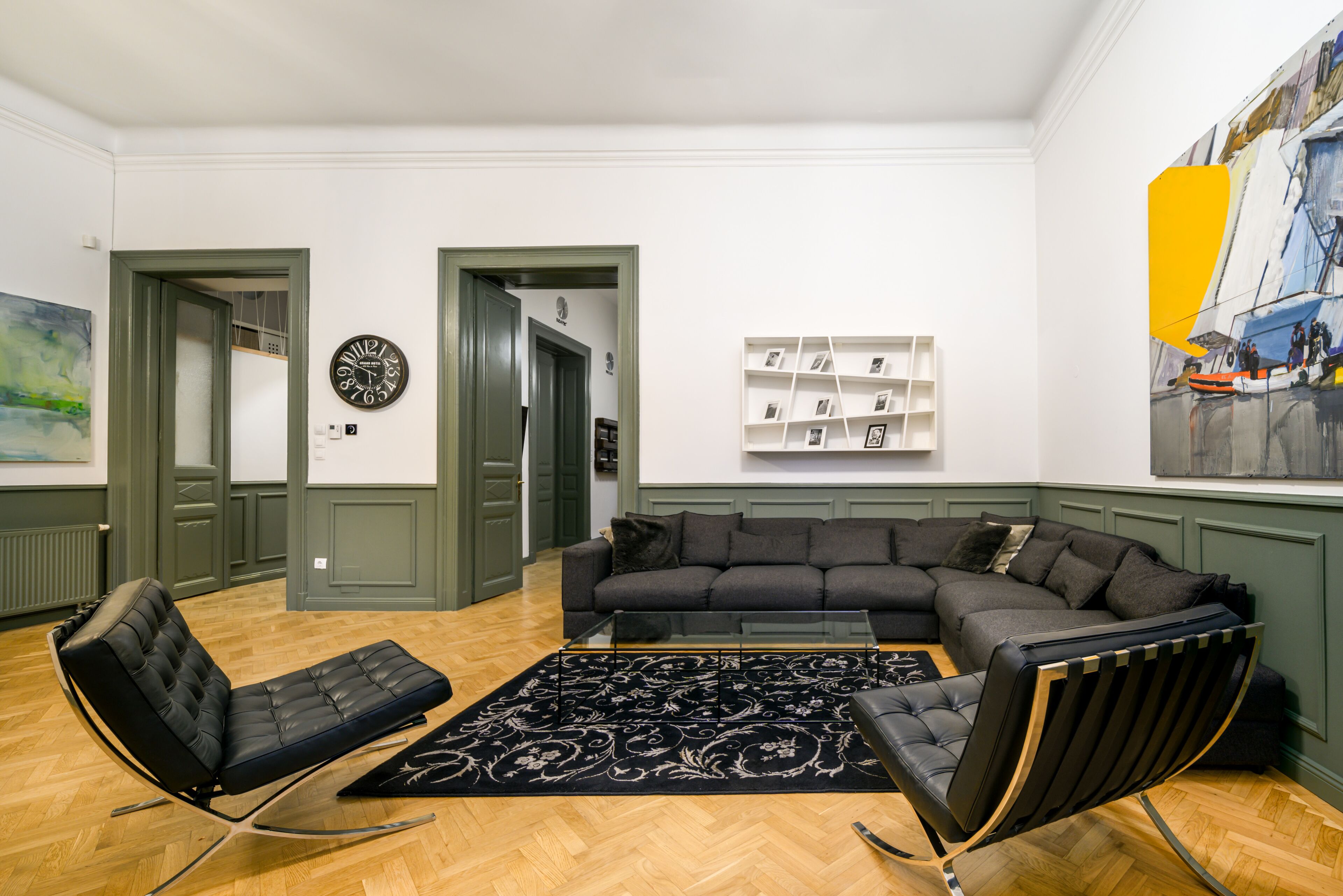 150m2 Charming Home with 75m2 Terrace next to Parlement