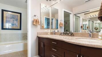 Ensemble douche/baignoire, serviettes fournies