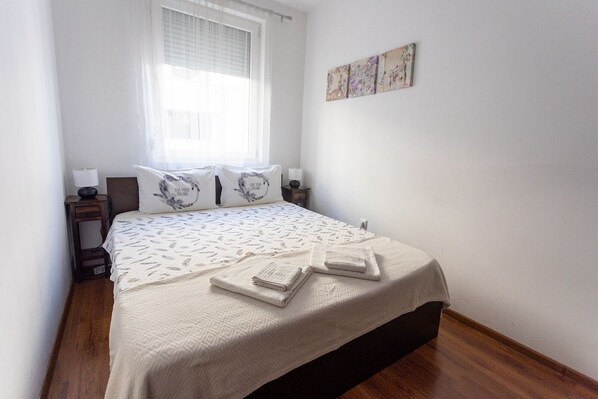 1 bedroom, iron/ironing board, free WiFi