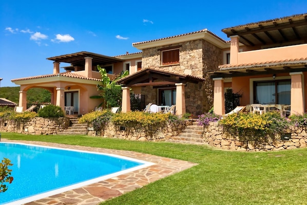Family Apartment, Multiple Bedrooms, 2 Bathrooms (Le Dimore di Nettuno 2 With Pool) | Garden