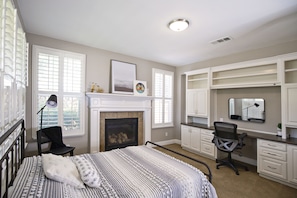 7 bedrooms, desk, iron/ironing board, travel crib