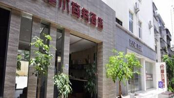 تفاصيل الفندق من الخارج