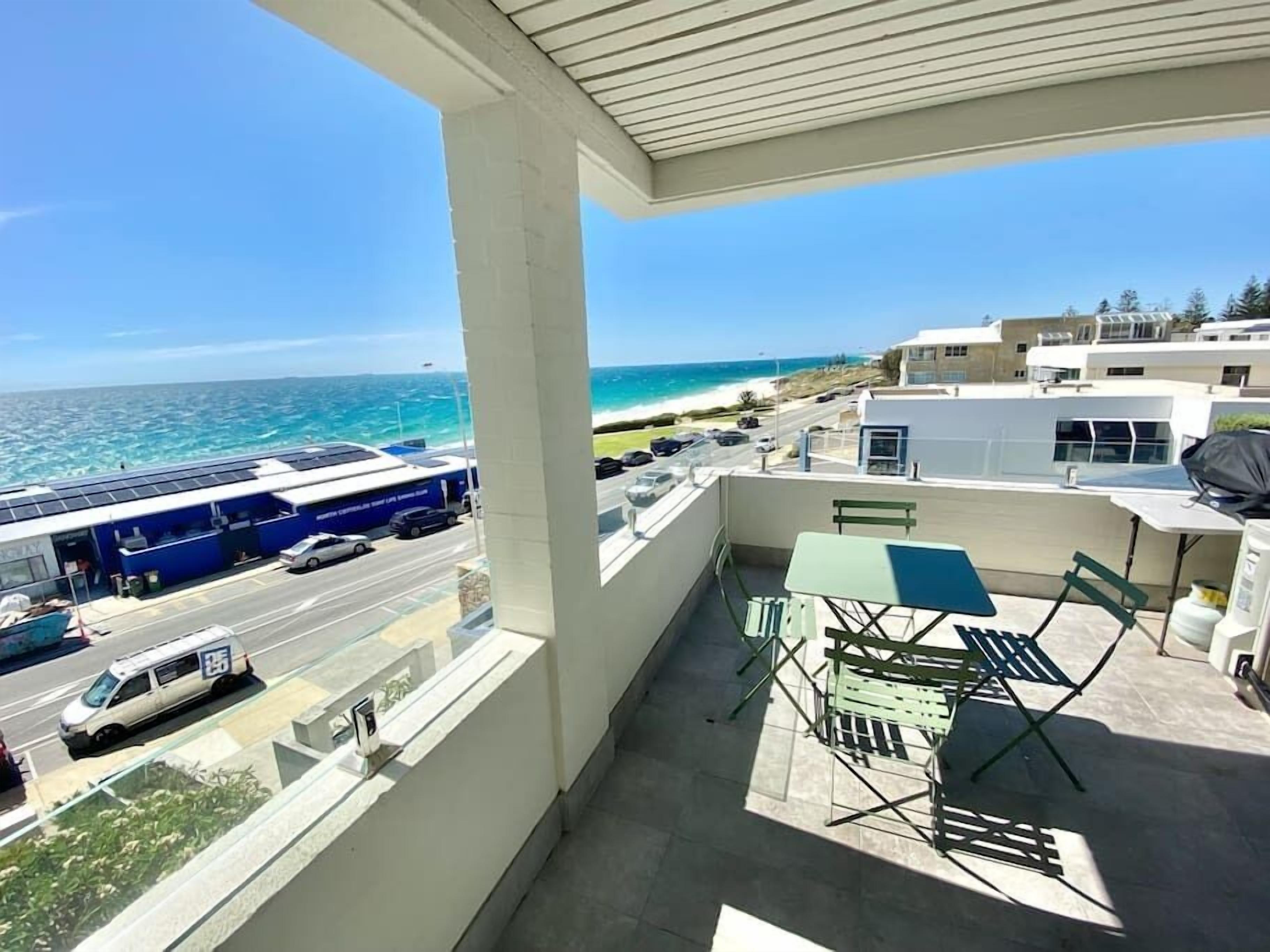 Ocean front! Free WIFI and parking