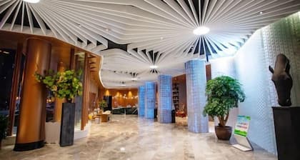 Greenman Lv Yijia Hotel