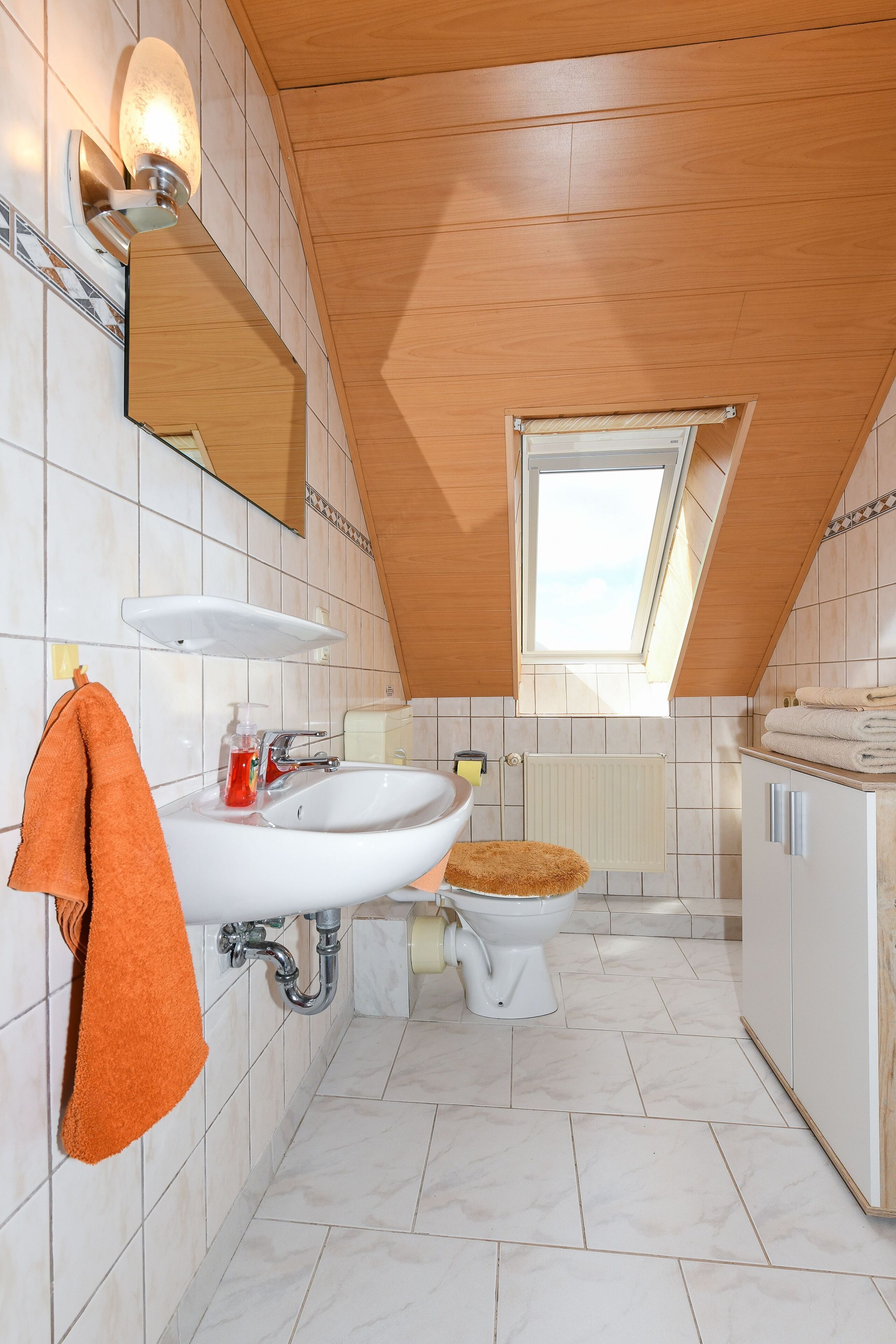 Dusche, Handtücher, Seife, Toilettenpapier