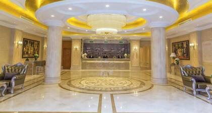 Vienna Hotel (Yulin Pedestrian Street)
