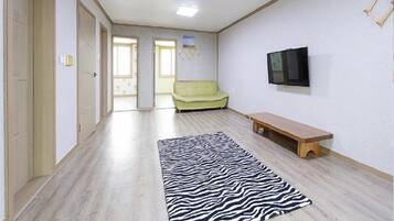 Basic Room, 2 Bedrooms (5Dong 101) | 1 bedroom, free WiFi