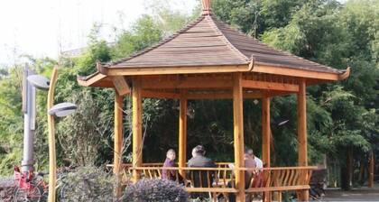 Hongye Holiday Hotel