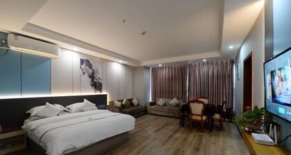 Hongye Holiday Hotel