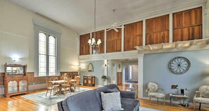 Lisle Apt: Fireplace & Stained Glass Windows!