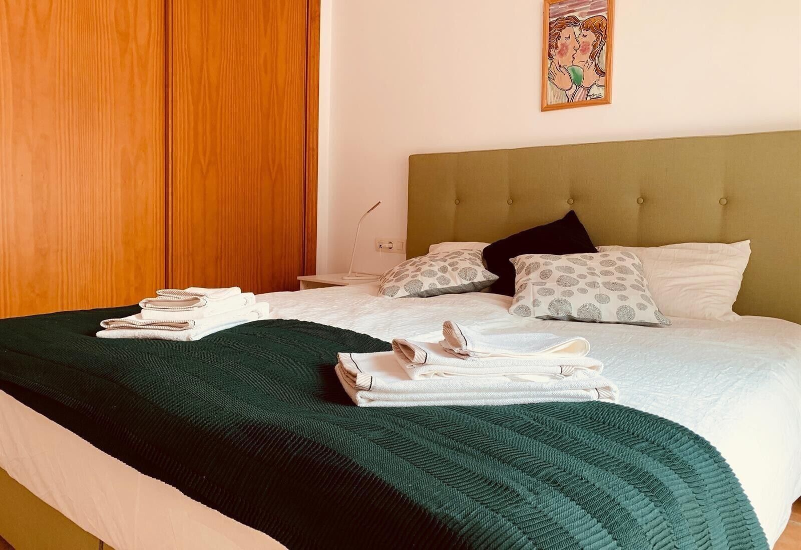 2 dormitorios, tabla de planchar con plancha, wifi gratis y ropa de cama