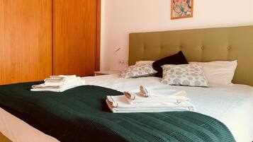 2 dormitorios, tabla de planchar con plancha, wifi gratis y ropa de cama