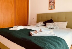 2 bedrooms, iron/ironing board, free WiFi, bed sheets