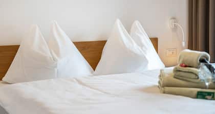 Holiday Apartment "Kronplatz Villa Colli" with Balcony & Wi-Fi