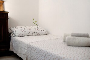 1 bedroom, iron/ironing board, bed sheets