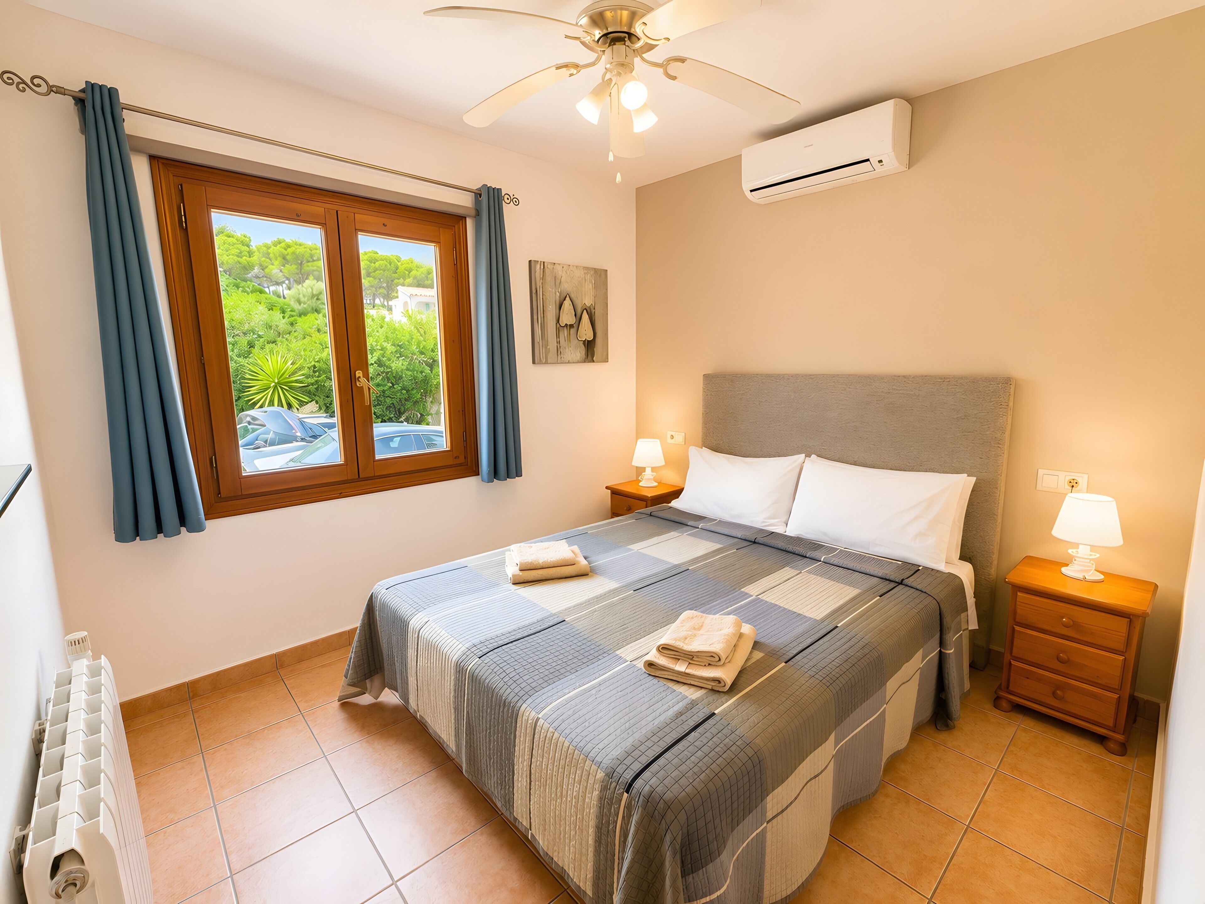 8 bedrooms, iron/ironing board, WiFi (free), bed sheets